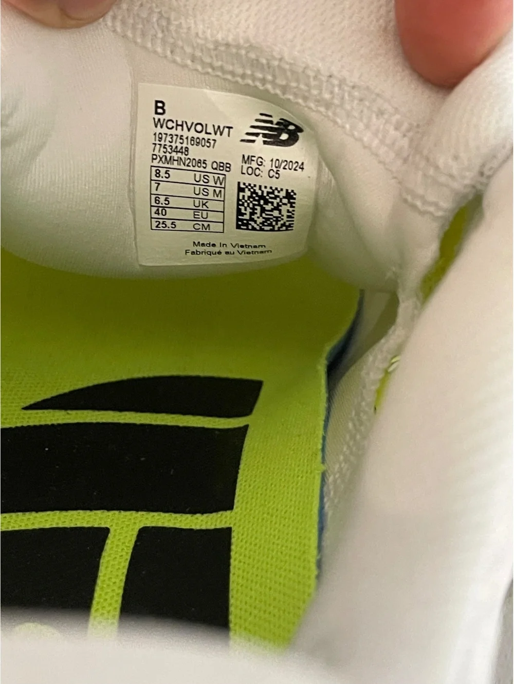 New Balance WCYVOLT Women's White and Black Athletic Shoes,